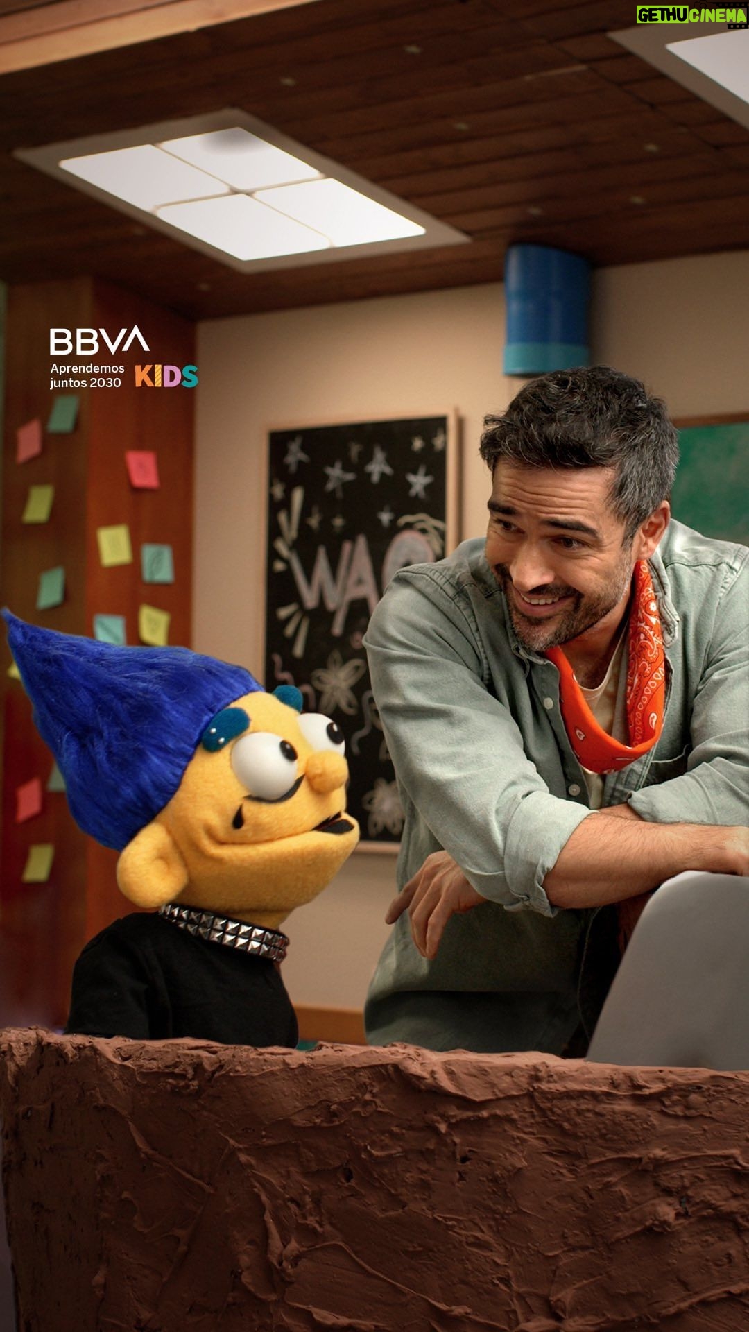Alfonso Herrera Instagram - Mario ha abierto la puerta de las emociones y no sabe cómo controlarlas. Acompaña a Beta, Poncho y Mario en este alucinante viaje por los sentimientos. ¿Volverá a ser Mario el de siempre? Descúbrelo en el último capítulo de Kids, un programa de #AprendemosJuntos #KidsSentir #Amar #Relación #Sentimientos #Sociedad #Amigos #Familia #AprendemosJuntos2030