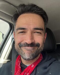 Alfonso Herrera Instagram - Año Nuevo = )