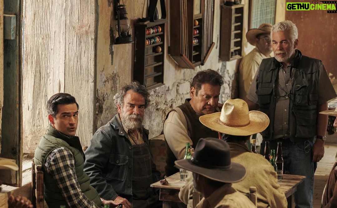 Alfonso Herrera Instagram - Un detrás de cámaras de la película #quevivamexico Estreno 3 de Noviembre en cines, 16 de Noviembre Netflix. Un placer siempre colaborar con los grandísimos Luis Estrada, Damián Alcazar y Joaquín Cosio.