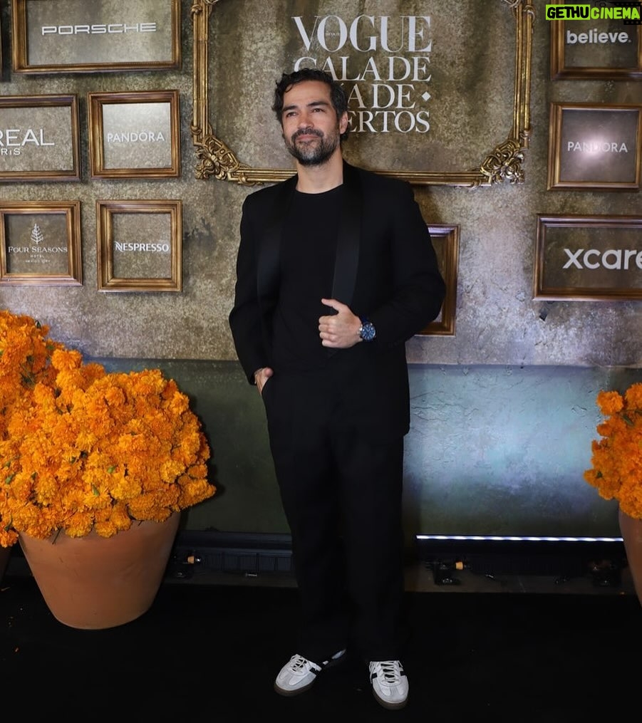 Alfonso Herrera Instagram - Gala de día de muertos @voguemexico