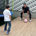 Alfonso Herrera Instagram - 😃⚽️❤️