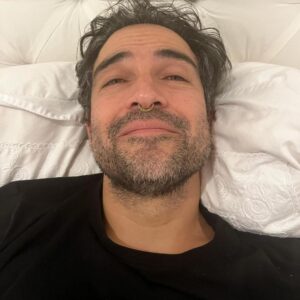 Alfonso Herrera Instagram - Nop… no es mi estilo…
🥱
