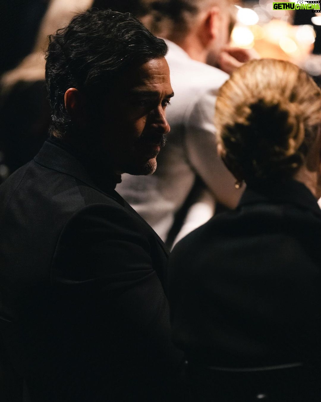 Alfonso Herrera Instagram - Gracias @zegnaofficial, Gildo, Eduardo, Julie, Denisse, Ale, Gonzalo, Sidney, Fernanda, Rodrigo, Marco, Tomaz y a todos los que conforman esta gran familia. Nos vemos pronto… 📸 @marcopionato