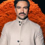 Alfonso Herrera Instagram - Increíble el desfile de @zegnaofficial @Zegnaofficial @AlessandroSartoriOfficial #ZEGNAFW24 #OASICASHMERE