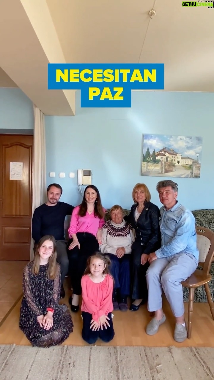 Alfonso Herrera Instagram - Hoy, más que nunca, hacemos un llamado por la paz para que las personas forzadas a huir de sus hogares puedan comenzar a sanar y a reconstruir sus vidas. #DíaDeLaPaz