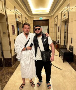 Ali Bagov Instagram - Простой, достойный брат ☝🏼
