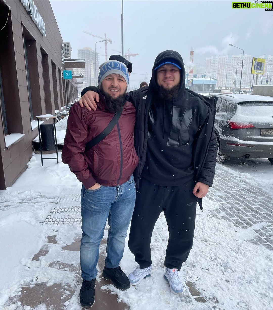 Ali Bagov Instagram - Абдула шея..🦁 Уважения заслуживают те люди, которые независимо от ситуации, времени и места, остаются такими же, какие они есть на самом деле.! Moscow, Russia