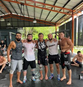 Ali Bagov Instagram - «Желание знать» является самым мощным человеческим двигателем…👊🏽 Phuket, Thailand