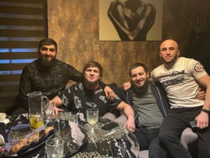Ali Bagov Instagram - Братский ужин в @feromonlounge_nalchik ✊🏻