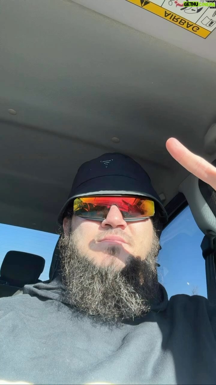 Ali Bagov Instagram - Салам алейкум всем Лабазанам и не только ✊🏼