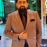 Ali Fadil Instagram – سنة كانت بيهة ألم  وبيهة فرح بيها نجاح جبير وبيها مطبات جبيرة
بس شي على شي حلوة واهل كارلسروة يعرفون شجاي احچي 
كل عام وأنتم بألف خير صحة وعافية وسعادة وامان للكل