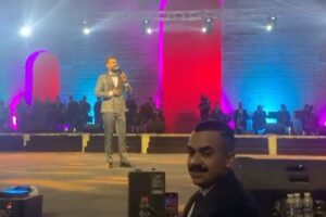 Ali Jassim Instagram - كلي فخر واعتزاز لوقوفي على هذا الصرح العظيم مسرح #مهرجان_بابل_الدولي 
الفرحه الي أنتابتني وأني معاكم ماتنوصف ياحبايبي❤️ كلي فخر  بشوفتكم جمهوري وأهلي وناسي 
واخيراً لتقينا على أرض عراقنا العظيم 🇮🇶
العراق يستاهل فرحه ويستاهل كلشي حلو بالدنيا