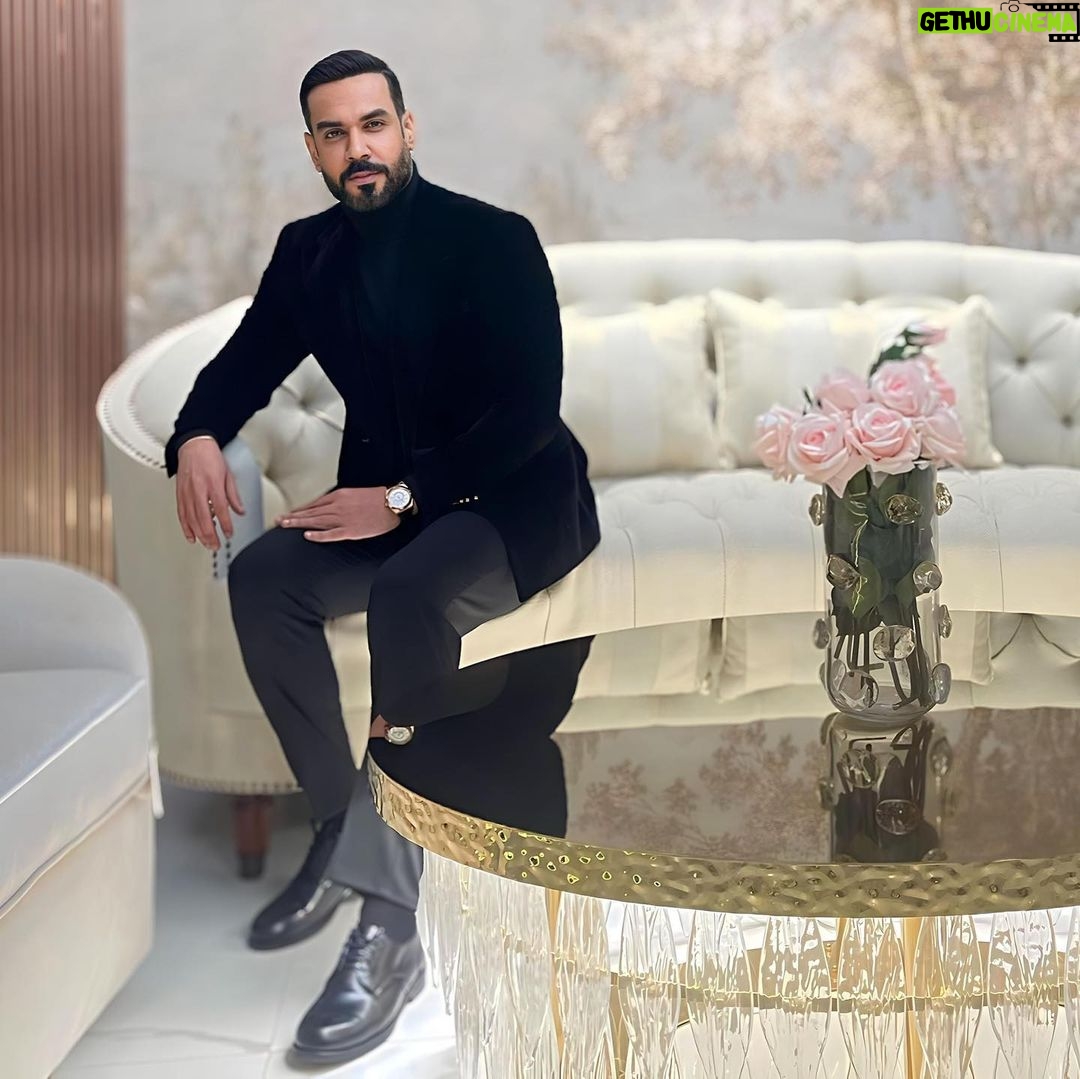 Ali Jassim Instagram - Don't Count the Days, Make the Days Count. ... @masterpiece_atelier_iraq @alien.vision1 بغداد