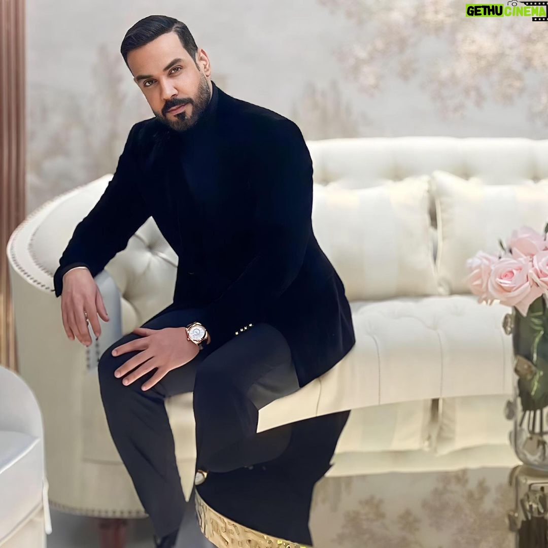 Ali Jassim Instagram - Don't Count the Days, Make the Days Count. ... @masterpiece_atelier_iraq @alien.vision1 بغداد