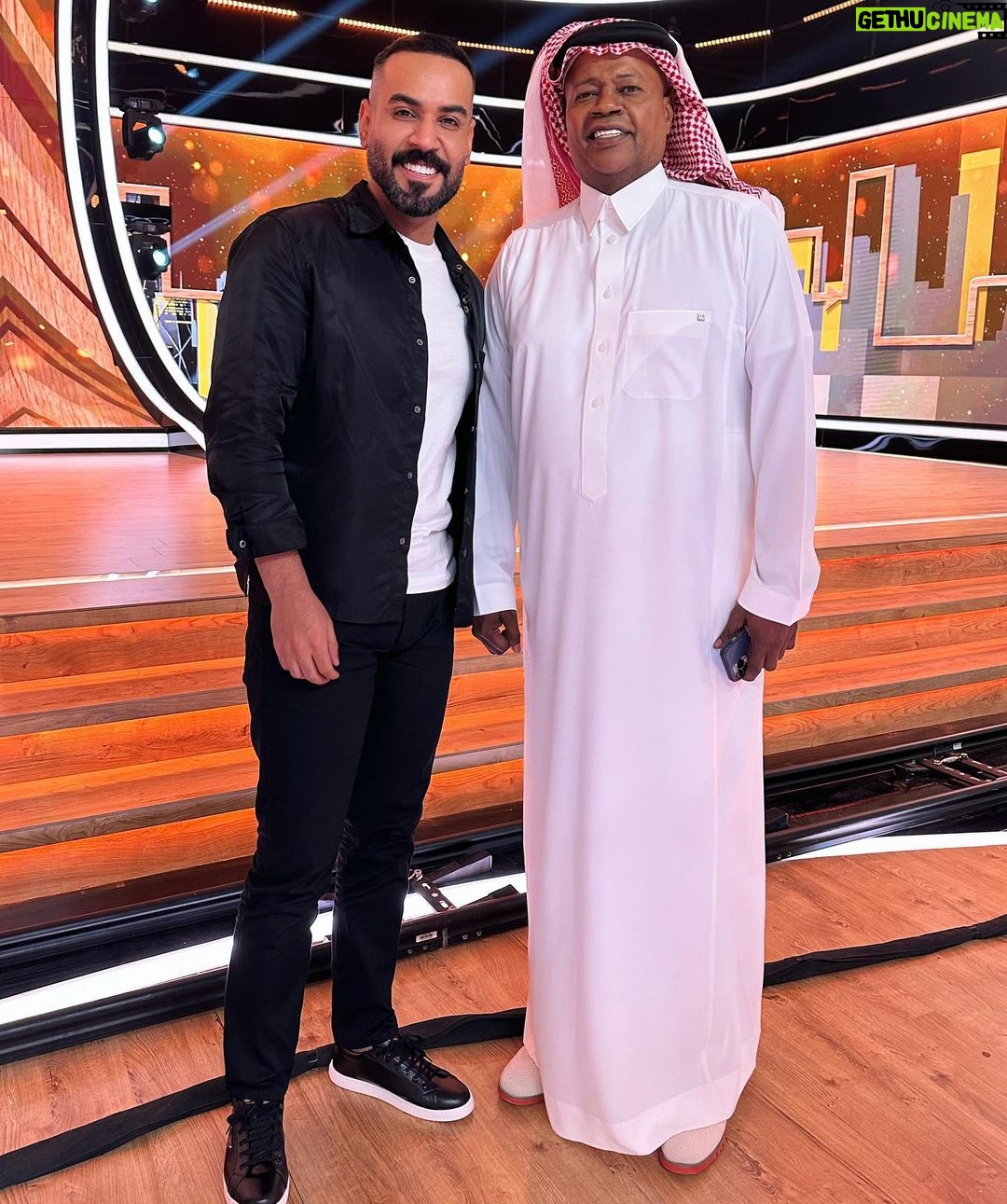 Ali Jassim Instagram - #هذا_مكانك مع نخبة من نجوم الرياضة والفن والأعلام والموضة في السعودية 🇸🇦 🤍 مع ابو الهيش @hishamstar Soon جداً