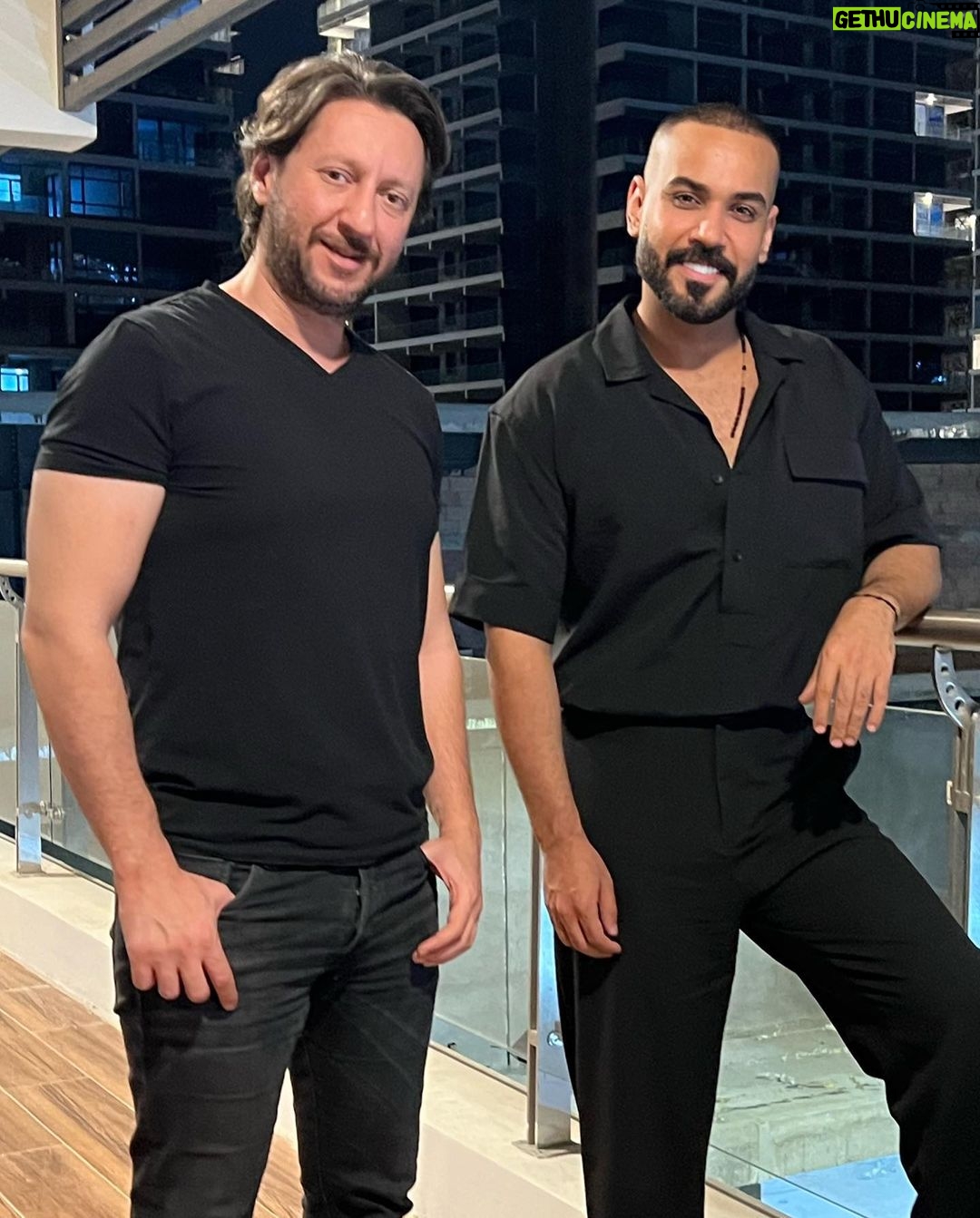 Ali Jassim Instagram - شنو تتوقعون؟ على اي قناة هل مرة ؟ @m.khumra مع المخرج المبدع مهند ابو خمرة
