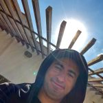 Ali Rabie Instagram - حبايب قلبي في كل مكان أغنيه "شقيت" الساعه ٧ مساء النهاردة جاهزين كله يخليه ماسك تليفونه بقي 😀🎧🎤 @mohamedelkhabeiry @ahmedgeasa @omarsharky @moproductionsofficial