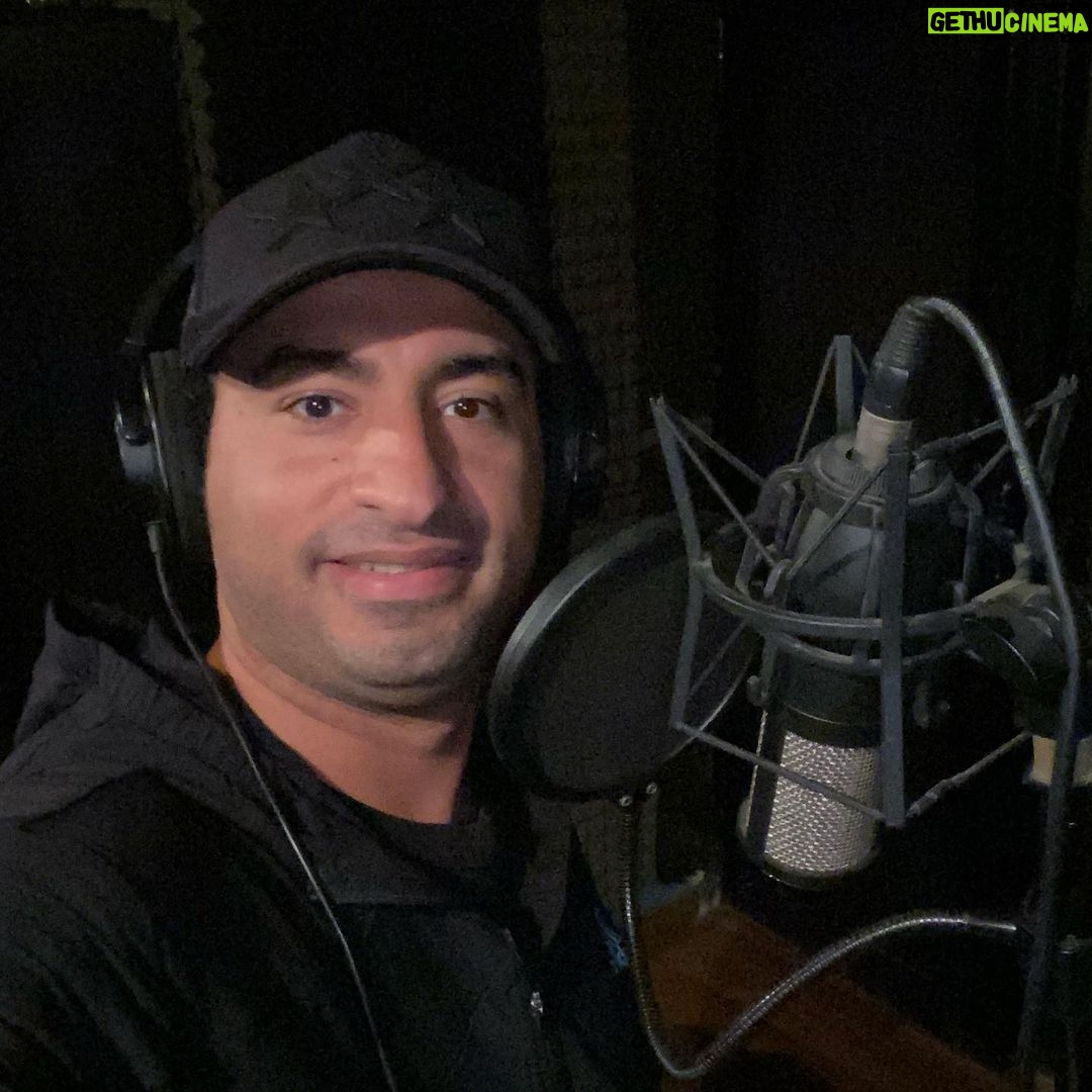 Ali Rabie Instagram - لسه مخلص اغنيه جديده ان شاء الله تعجبكم أغنيه "شقيت" قريبا بالاسواق 😀✌️🎧🎤 الحان عمر شرقي توزيع موسيقي محمد عمر @moproductionsofficial @omarsharky