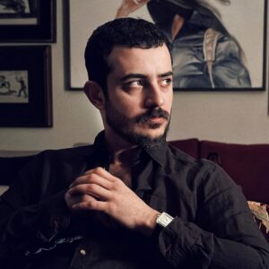 Ali Shadman Instagram - اگر دَرسی 
توشه‌ی این چند پاییزِ ناچیز باشد این است :

اگر مایه‌ی زندگی بندگی‌ست 
دو صد بار مردن به از زندگی‌ست 

« فردوسی »

سلامتی خواهرام و برادرام …

٢۸