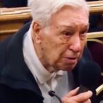 Ali Shadman Instagram – « شاید موقت »
از تماشای این دادگاه و این مَرد
اَشکم بَند نیامد ؛
کاش شبیه این مَرد زندگی کنیم و  پیر شویم …
کاش بدون فکر کردن به سود و زیان رفاقت ، 
و زندگی کنیم …
این جهان ارزِش پیچیدگی ندارد 
می شود ساده و عاشق 
انسان بود …
کاش بتوانیم ، کاش بشود …