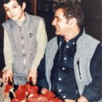 Ali Shadman Instagram - در «صد سال به این سالها» افتخار داشتم اِسمم کنارِ نامِ شما باشه ... عاشقانه دوستتون داشته ام و دارم ، پیش و پس از آنکه بازیگر بشم ؛ مومیایی ۳ و مارمولک و لیلی با من است رو جوییده بودم ، حالا هم همونم ، هر بار تماشاتون مسخم می کنه... یک شب در پلانی از «صد سال به این سالها» گریه می کردید و من پشت دوربین بی اختیار با دیدن اشکِ‌ شما هق هق می زدم ، نگاهم کردید ، دیدید که با اشکتون اشک می ریزم ؛ ما در «صد سال به این‌سالها» باهم بازی نداشتیم ؛ اما روزی که قرار بود در سکانسی گریه کنم ، اومدین سر صحنه و دو ساعت پشت دوربین جای یک شخصیت دیگه دیالوگ ها رو خواندیدو گریه کردید ، و من هم باز مثل همیشه صورتم خیسِ اشک شد ... بعد ها فهمیدم همون شب که من رو دیده بودید که چطور با بازیتون منقلب می شم ، خودتون به گروه کارگردانی گفتید ؛ سکانسی که علی قراره گریه کنه من رو هم آفیش کنید ... ۱۴ ساله هر موفقیتی کسب می کنم ، کوچیک‌ یا بزرگ ، اولین اسمی که روی موبایلم‌ میفته و به من تبریک میگه شمایید . آقای پرستویی ، عمو پرویز ؛ شما خیلی مردِ بزرگی هستید . و‌ من تا ابد در مقابل شما به اندازه ی همین عکس کوچک و شیفته ی خودتون و مرامتونم . همه ی اینارو گفتم اما مجازی فایده و‌کیفی نداره باید بیام حقیقی‌ سِفت بغلتون کنم . تولدتون مبارک بازیگرِ محبوب من