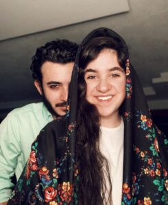 Ali Shadman Instagram - «تو» آبروی من ، عصمت من ، صاحب سِر من ، فرشته ی من ، و شرف منی «تو» وَطَن منی و مَرگ در راه «تو» و برای «تو» بَر من واجب ... تولدت مُبارک استخوانِ من #خواهر