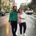Ali Shadman Instagram - تو را هر روز میگذارم کنار چاییِ تلخ و می نوشم خوش طعم ترین داشتنِ جهان را ... باقلوای من 👼🏻 #happysiblingsday