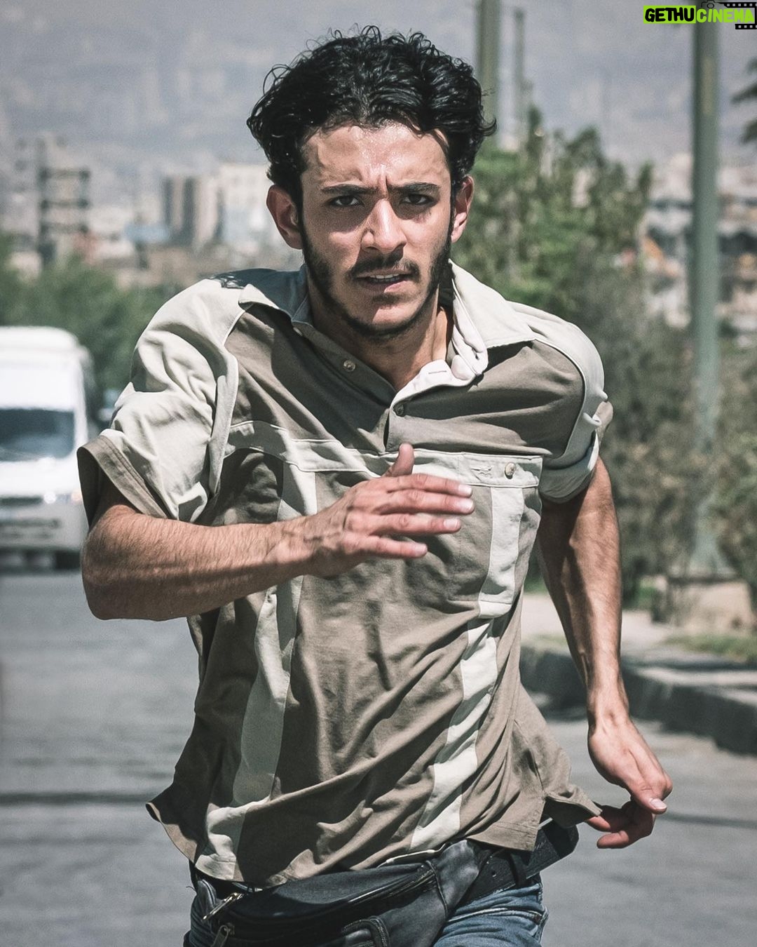 Ali Shadman Instagram - « مُردن در آب مطهر » نویسنده و کارگردان : نوید محمودی تهیه کننده : جمشید محمودی ✌🏽 عکس از : @peymandadashzadeh