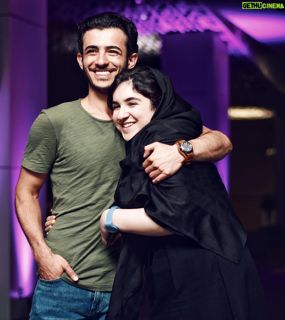Ali Shadman Instagram - گَر همه عالم شُد آکنده زِ غَم تو بخند ؛ تو عالم اَمر منی ... «هزلیات شادمان» #خواهر عکس از : @imankiadarbandsari_pic