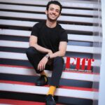 Ali Shadman Instagram - امروز فتوکال فیلم سینمایی «مهمانخانه ماه نو» عکس از : @arsha.aghighi #جشنواره_جهانی_فیلم_فجر