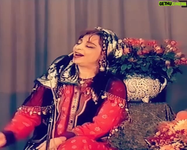 Ali Shadman Instagram - تفنگ جا گله کت سینه پلنگه تفنگ دردت بجونم تفنگ بی تو نمونم پ.ن : خانووووم سیما بینا سال ۱۹۹۸ پاریس کمانچه : فرج علی پور فیلمبردار : عباس کیارستمی پ.ن : من کوردم و این آهنگ لری ، پس منتظر ویدئو از ناصر خان رزازی هم باشید ، ببخشید پست یکم ناسیونالیستیه ...!
