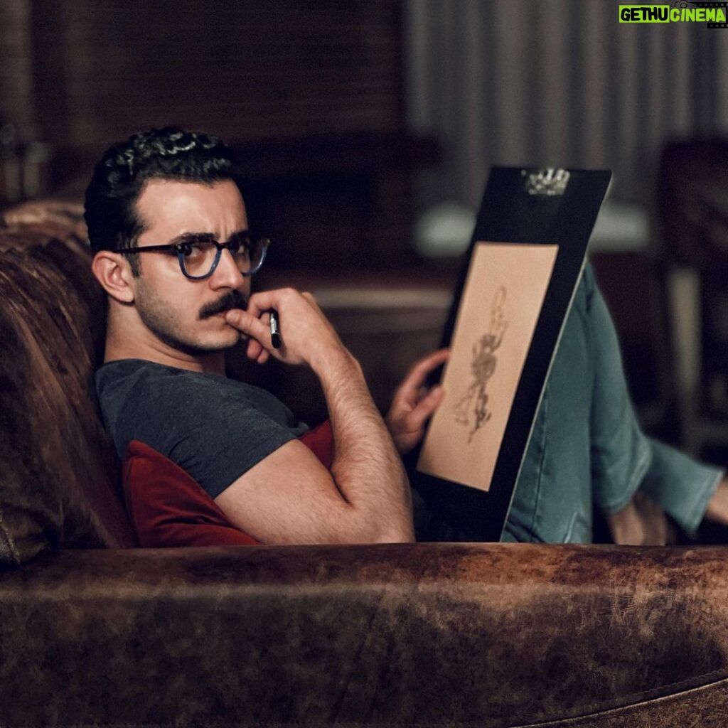 Ali Shadman Instagram - تا نقش خیال دوست با ماست ما را همه عمر خود تماشاست آن جا که وصال دوستانست ولله که میان خانه صحراست «مولانا» عکس : آرینا