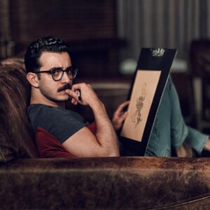Ali Shadman Instagram - تا نقش خیال دوست با ماست
ما را همه عمر خود تماشاست
آن جا که وصال دوستانست
ولله که میان خانه صحراست

«مولانا»
عکس : آرینا