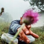 Ali Shadman Instagram – به بی‌ رُخ بودن خود
شادمان 
می‌توان بود …
پ.ن : شعر از شمس لنگرودی ست
و دلم خواست بجای « رود » 
« بی رُخ » را جایگزین کنم ، کپی رایت هم که نداریم !
عکس از : @mohammadkart ♥️
#علیشا