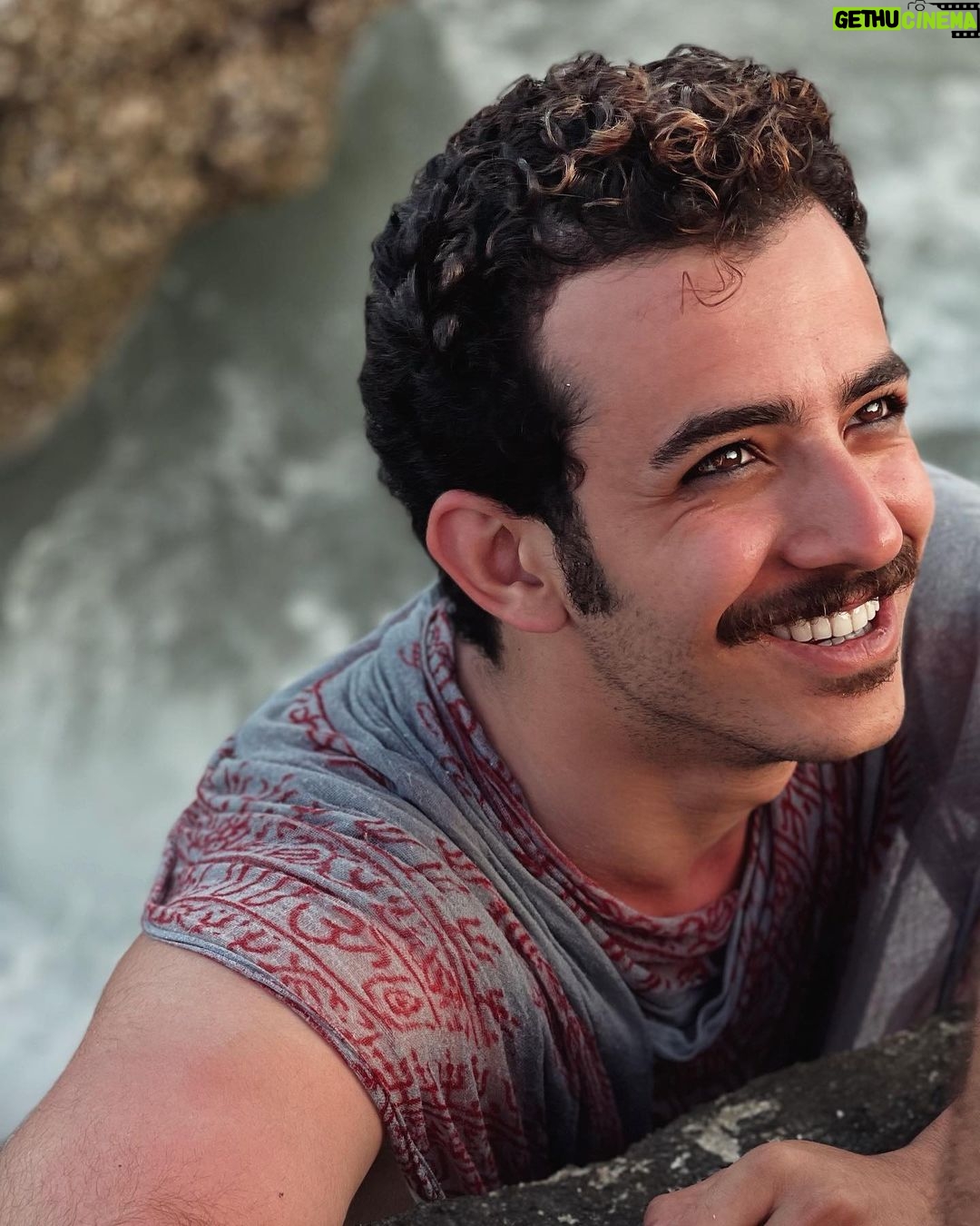 Ali Shadman - 264K Likes - 🌊
مجهول مرو با غول مرو
زنهار سفر با قافله کن
«مولانا»
#علیشا
📷 : @amirreza_ranjbaran
