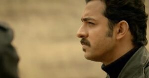Ali Shadman Instagram - همین که نوشتن
برای چیزی یا کسانی سَخت می شود
یعنی تو به آن‌چیز و آن کَسان عشق داری ...
محمد شایسته خداقوت ، تو بی شک تهیه کننده و رفیق کم نظیر و درجه یکی هستی ، دمت گرم برادر . 
شهرام شاه حسینی ، عزیز ، لذت بُردم از بازی کردن برایت در این سریال ، از تو ممنونم بخاطر وسواس و اهمیتی که به بازیگر می دهی .
پویا سعیدی ، نویسنده ی باهوش ، رفیق ، ماه بودی 
در کنار 
مجید مولایی عزیز و پوریا کاکاوند .
حامد داداش ، سحر جانم، آناهیتا خانوم ، مهدی های عزیزم ، مهران خان ، آزاده عزیزم ، بابک خان ، آقا پدرام ، 
بابا عِزت مهرآوران و ...
بودنِ اسمم کنار شما افتخار بود .
روزبه ، ایمان ، محمد ، غزاله و‌ شیما ، آرین و مسعود ، میثم ، یاسر ، علی و علیرضا ، صادق و شعبان ، مسعود ، بابک ، فرامرز ؛ از تک تک شما و گروه های حرفه ای و درجه یکتان‌ ممنونم .
شما همان کسانی هستید که نوشتن برایتان سخت است و در این مقال نمی گنجد .
بی اندازه ممنونم از شما مردم که مارا تماشا کردید . 
شاید کلیشه ای و تکراری باشد 
اما باید بگویم 
حقیقتن کار ما با شما معنی و کامل می شود .
الهی که همیشه در خور شعور شما قدم برداریم .