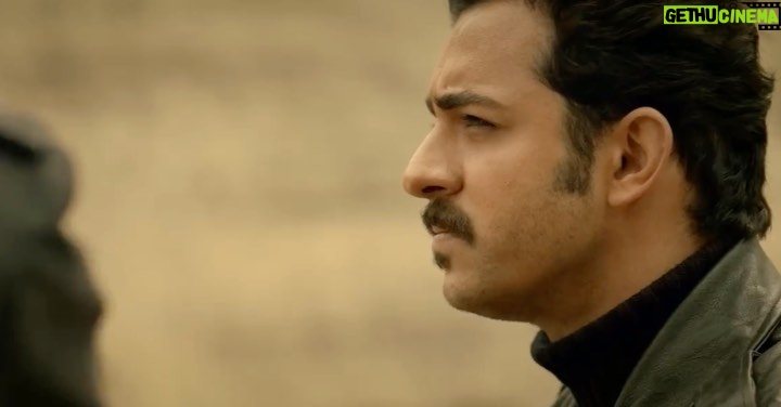 Ali Shadman - 169.2K Likes - همین که نوشتن
برای چیزی یا کسانی سَخت می شود
یعنی تو به آنچیز و آن کَسان عشق داری ...
محمد شایسته خداقوت ، تو بی شک تهیه کننده و رفیق کم نظیر و درجه یکی هستی ، دمت گرم برادر .
شهرام شاه حسینی ، عزیز ، لذت بُردم از بازی کردن برایت در این سریال ، از تو ممنونم بخاطر وسواس و اهمیتی که به بازیگر می دهی .
پویا سعیدی ، نویسنده ی باهوش ، رفیق ، ماه بودی
در کنار
مجید مولایی عزیز و پوریا کاکاوند .
حامد داداش ، سحر جانم، آناهیتا خانوم ، مهدی های عزیزم ، مهران خان ، آزاده عزیزم ، بابک خان ، آقا پدرام ،
بابا عِزت مهرآوران و ...
بودنِ اسمم کنار شما افتخار بود .
روزبه ، ایمان ، محمد ، غزاله و شیما ، آرین و مسعود ، میثم ، یاسر ، علی و علیرضا ، صادق و شعبان ، مسعود ، بابک ، فرامرز ؛ از تک تک شما و گروه های حرفه ای و درجه یکتان ممنونم .
شما همان کسانی هستید که نوشتن برایتان سخت است و در این مقال نمی گنجد .
بی اندازه ممنونم از شما مردم که مارا تماشا کردید .
شاید کلیشه ای و تکراری باشد
اما باید بگویم
حقیقتن کار ما با شما معنی و کامل می شود .
الهی که همیشه در خور شعور شما قدم برداریم .