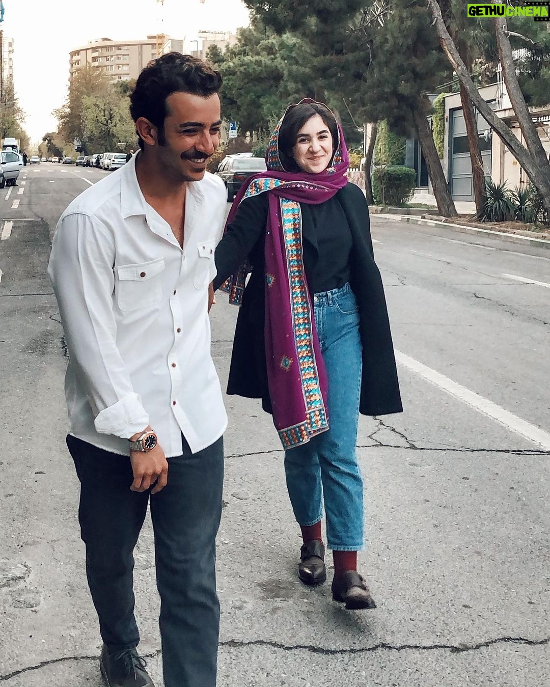 Ali Shadman - 362.5K Likes - تو برای من زیباترین دُختر جهانی
تو برای من عاشقترین خواهر جهانی
تو برای من
«دلیلی»
و تمام ترجمههاش .
تو انگیزهای، بُرهانی، جَهتی، سَببی
تو علت من ،
تمامِ من ،
جاودانگی منی
تو فراتر از من ،
وَط/تن منی ...
تولدت مُبارک
آرینای من
اُستخوان من
👼🏻♥️