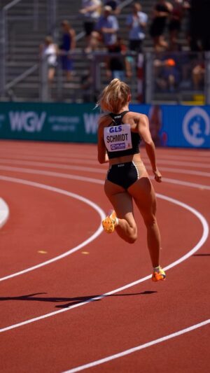 Alica Schmidt Instagram - Calm before the storm ⚡️ 
#trackandfield 
📸 @fredirichter