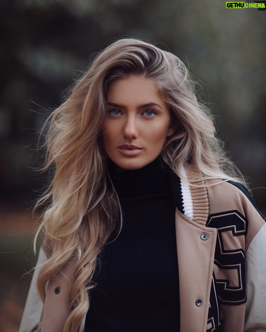 Alica Schmidt Instagram - Escaping the cold for a bit ❄️ 📸 @rmkhnert__