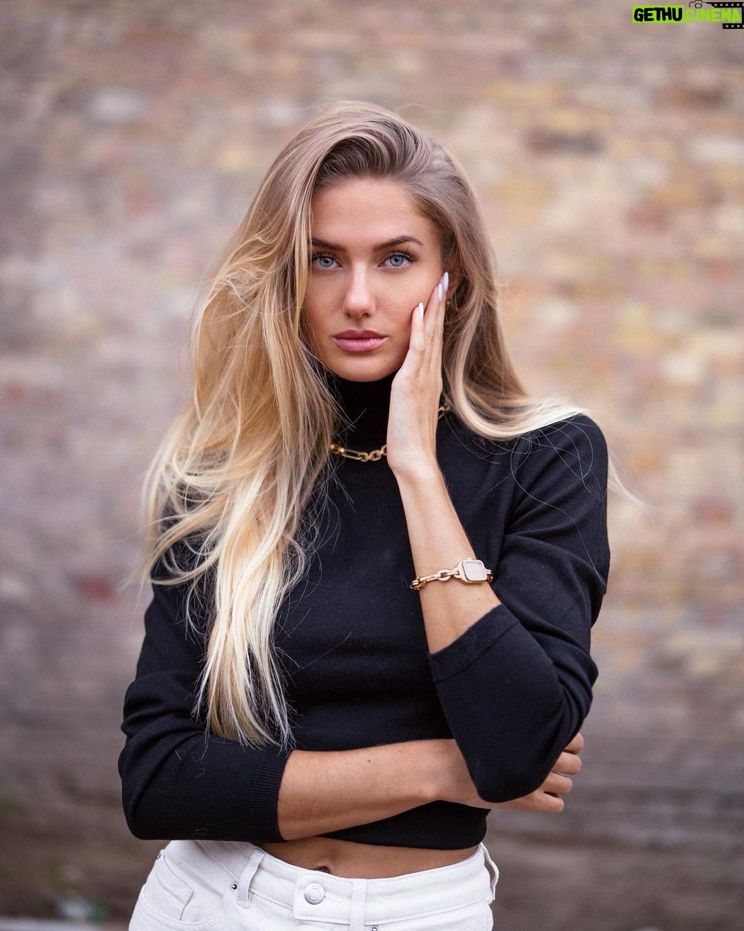Alica Schmidt Instagram - Anzeige/ 🍯❤️ @boss #BOSSwatches #BOSSjewelry