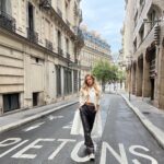 Alica Schmidt Instagram - Paris est définitivement l'une de mes villes préférées 🫶🏼 #paris #girlstrip #vacation París, France