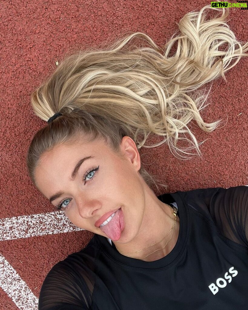 Alica Schmidt Instagram - My happy place 😇🏃🏼‍♀️ #track #trackandfield #running Track&Field