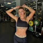 Alica Schmidt Instagram - First week in South Africa is in the books 💪🏼 Training camp is going well & now it‘s almost time to recharge 🌞 On Monday we’re starting another training block 🔥 #trackandfield #stellenbosch #capetown