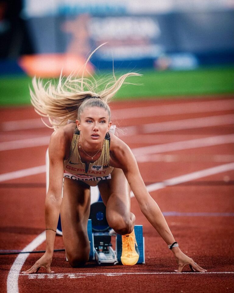 Alica Schmidt Instagram - All eyes on 2023 💪🏼👀 The last 10 days of 2022 are going to be intense to prepare for the upcoming indoor season 🔥Let‘s get it! #trackandfield #sprint #season2023 #gettingready