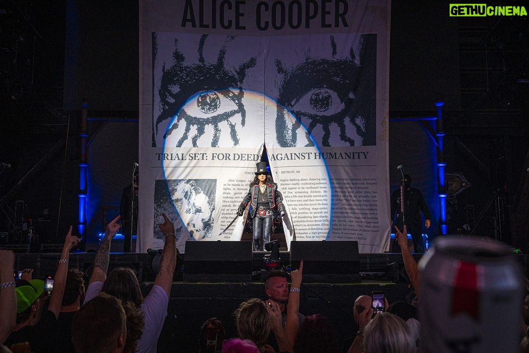Alice Cooper Instagram - He's back in town and you better not mess around. See you tonight, Evansville 🎟 https://AliceCooper.com/tour 📸: Alive Coverage