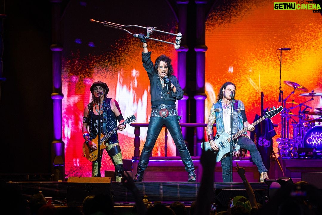 Alice Cooper Instagram - A night of fright you won't forget... get ready Wilmington. 🎟 https://AliceCooper.com/tour 📸: Alive Coverage