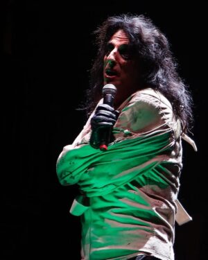 Alice Cooper Instagram - No rest for the wicked. Back on the road in one week!

🎟 https://AliceCooper.com
📸 @bengraves87