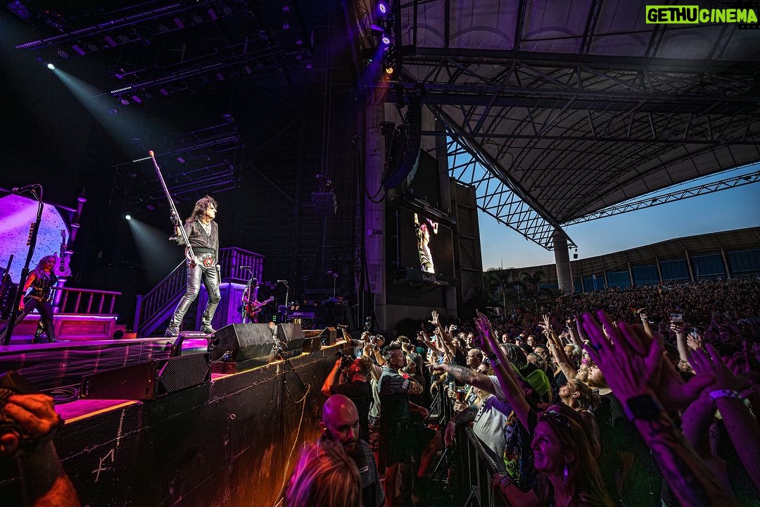 Alice Cooper Instagram - A night of fright you won't forget... get ready Wilmington. 🎟 https://AliceCooper.com/tour 📸: Alive Coverage