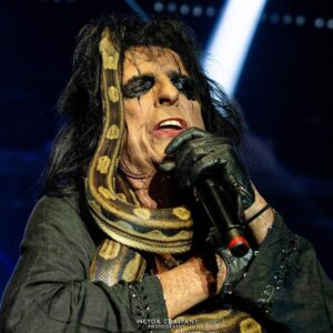 Alice Cooper Instagram - They call me Snakebite

🎟 https://AliceCooper.com 
📸 @vicchalfant